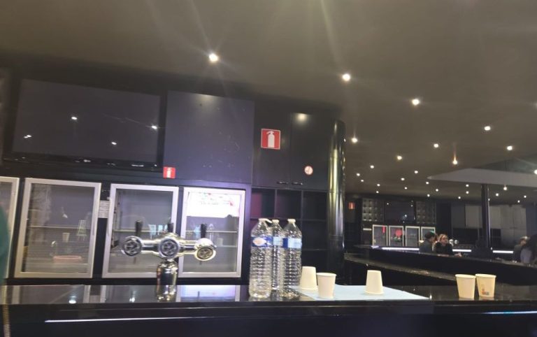 فضيحة بروكسل… حين أُهينت المسيرة الخضراء في حفلٍ لا يليق بتاريخ الوطن